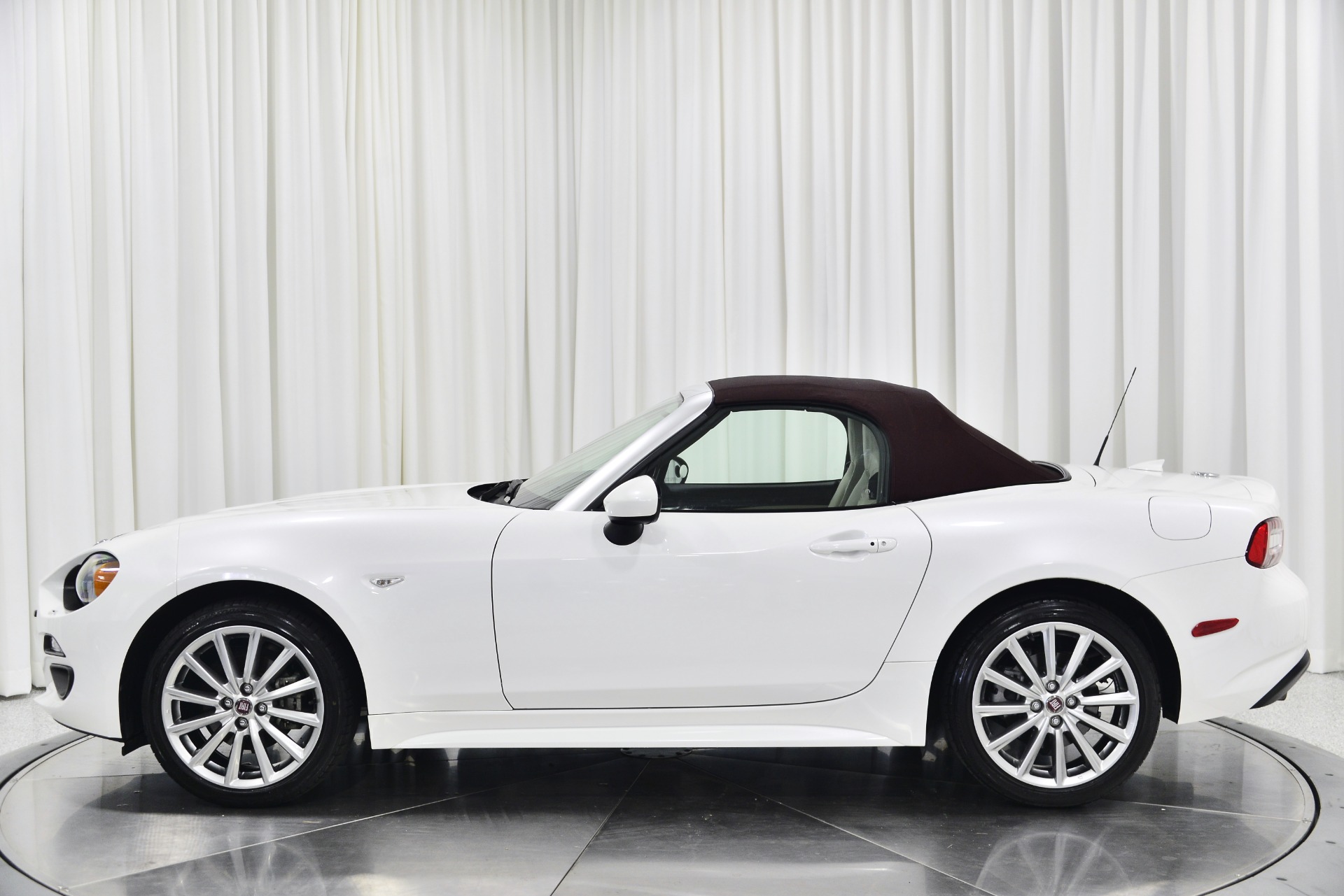 Used 18 Fiat 124 Spider Lusso Red Top For Sale Sold Marshall Goldman Motor Sales Stock Bmdaft