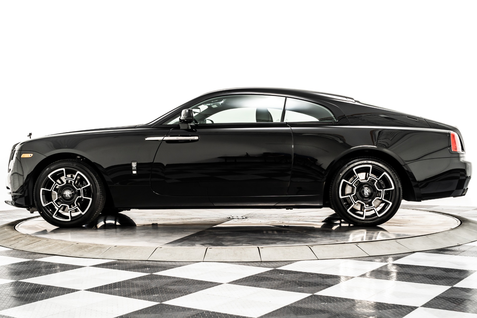 This Special Wraith Black Arrow Is Rolls-Royce's Final V-12 Coupe