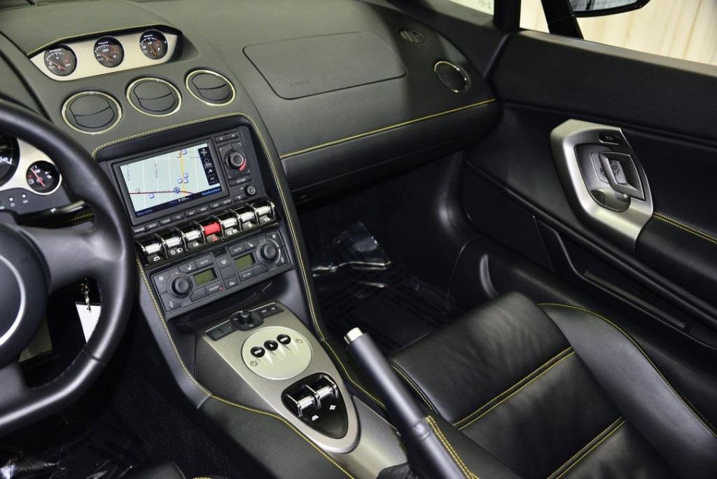 Gallardo LP560-4 Spyder gets a unique Louis Vuitton interior