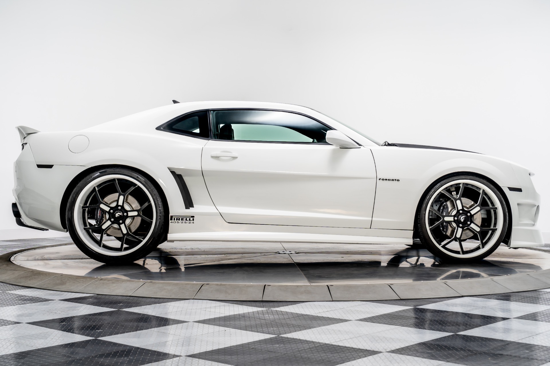 https://www.marshallgoldman.com/imagetag/443/38/l/Used-2010-Chevrolet-Camaro-SS-Forgiato-Widebody-1594223658.jpg