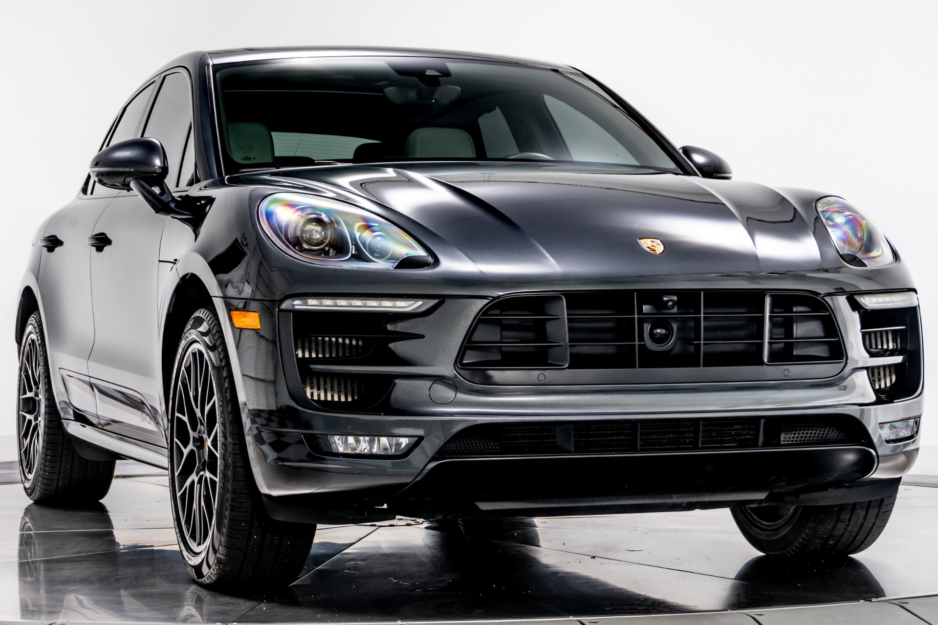 https://www.marshallgoldman.com/imagetag/996/2/l/Used-2018-Porsche-Macan-GTS-1609440813.jpg