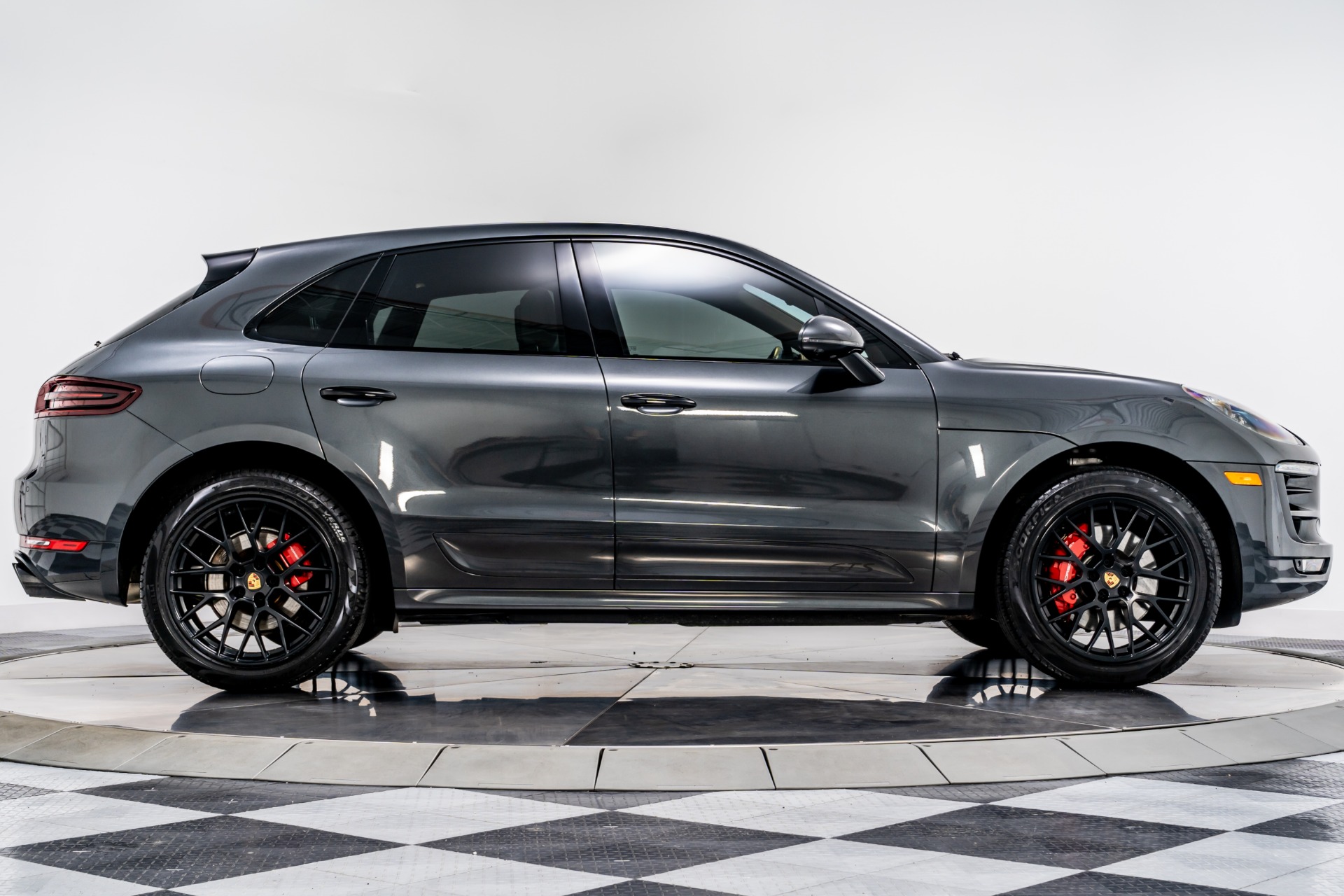 https://www.marshallgoldman.com/imagetag/996/37/l/Used-2018-Porsche-Macan-GTS-1609440813.jpg